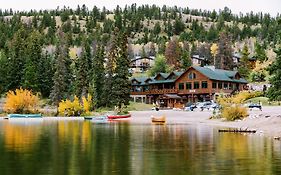 Pyramid Lake Lodge